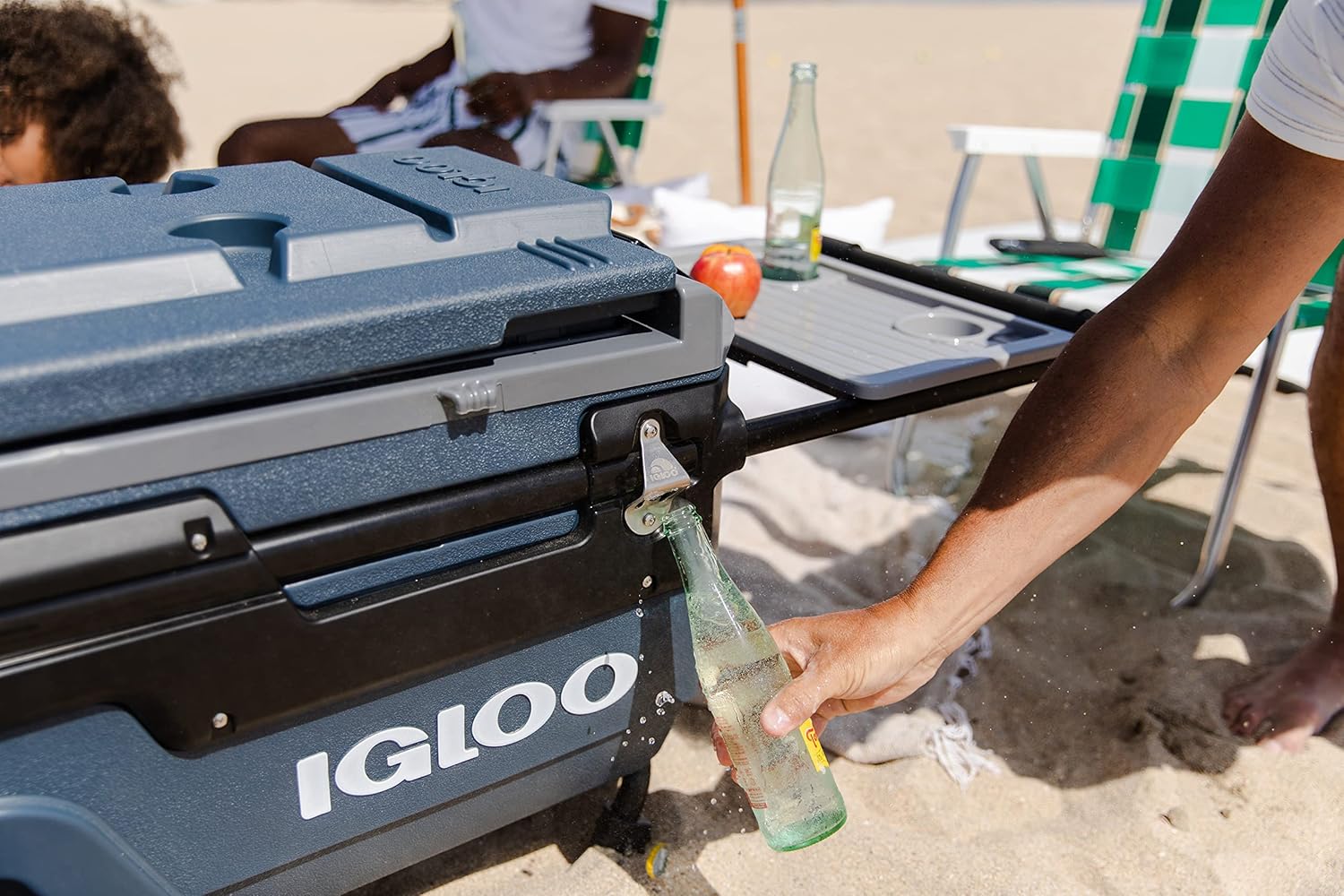 Multifunctional Thermal Cooler for Camping, Beach, and Outings